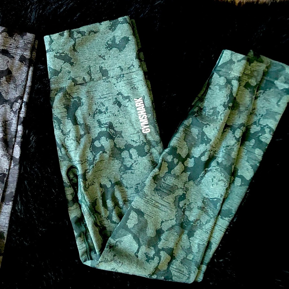 COPY - Gymshark adapt dark green camo legging